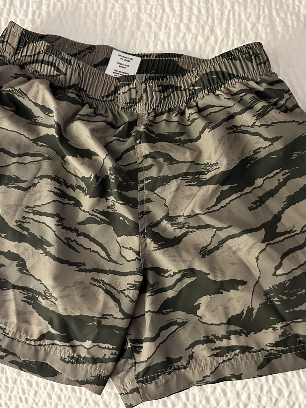 Cove Men's Olive and green camo Athletic Shorts